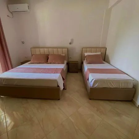 Apartament Tini 3 Penzion *